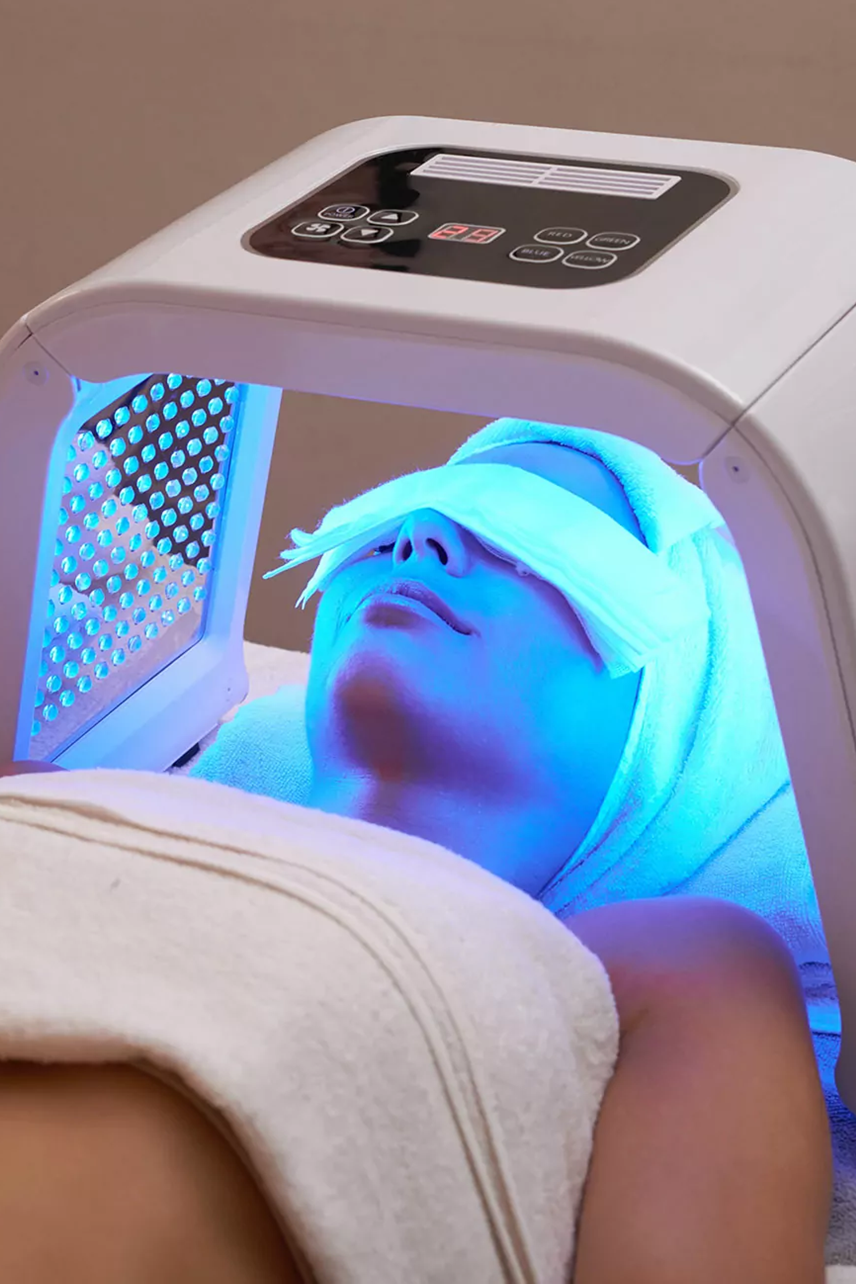 LED-Light-Therapy-Treatment-Evesham-Iconic-Beautique